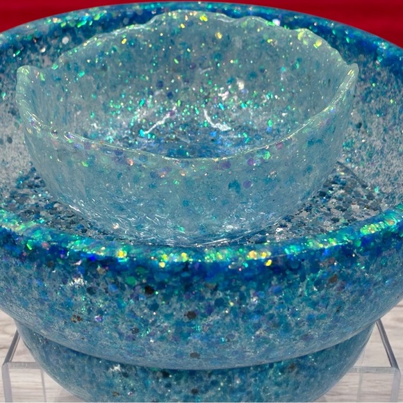 Elegant Blue Holographic Decorative Bowls - Picture 2 of 15